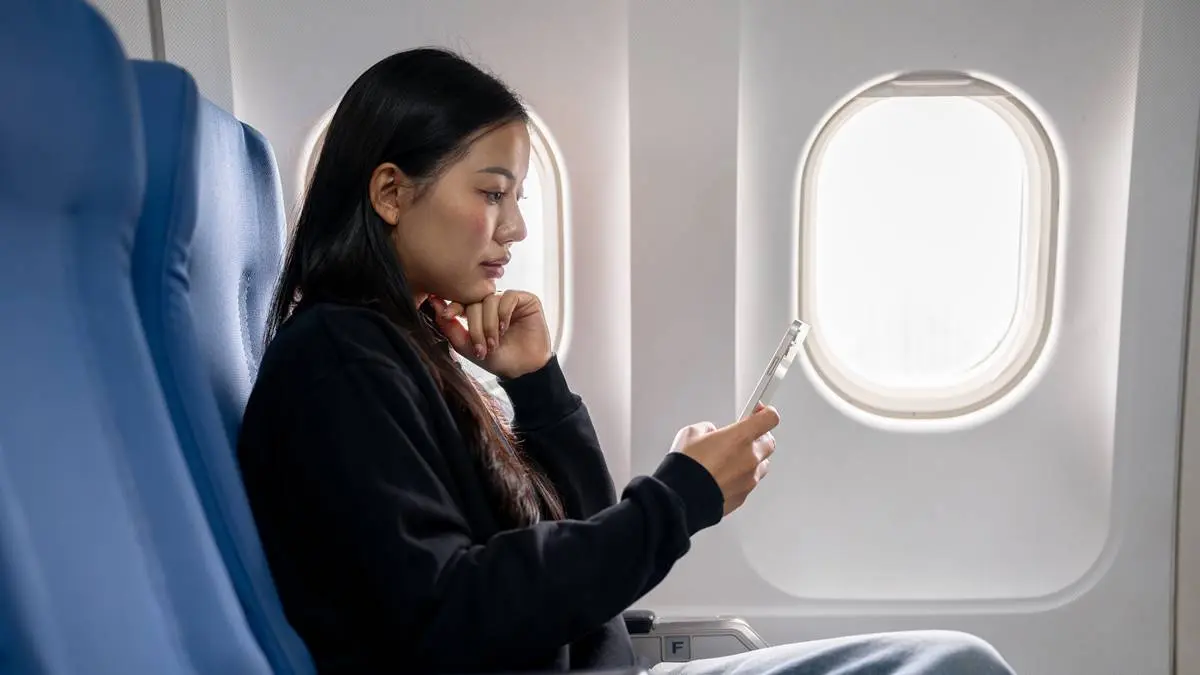 搭飛機不開飛航模式會怎樣？機場揭２大後果，開了有「這隱藏好處」超實用