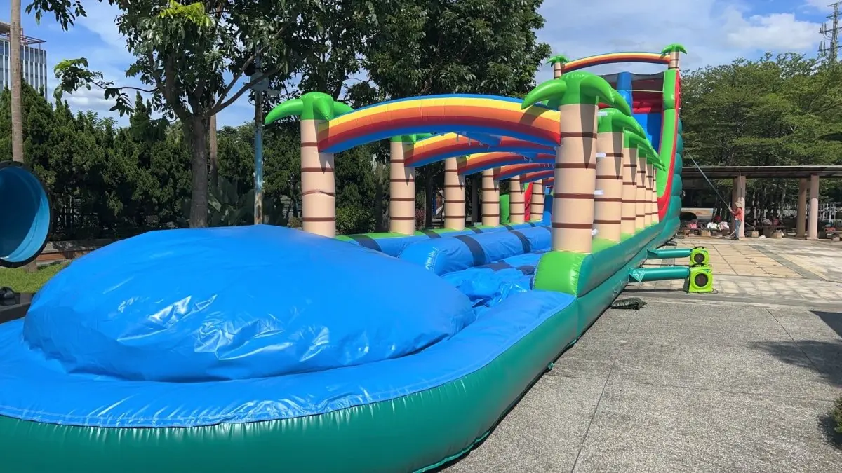 台北水樂園這天「免費入園」！１日限定市集園遊會，嗨玩6.5公尺滑水道