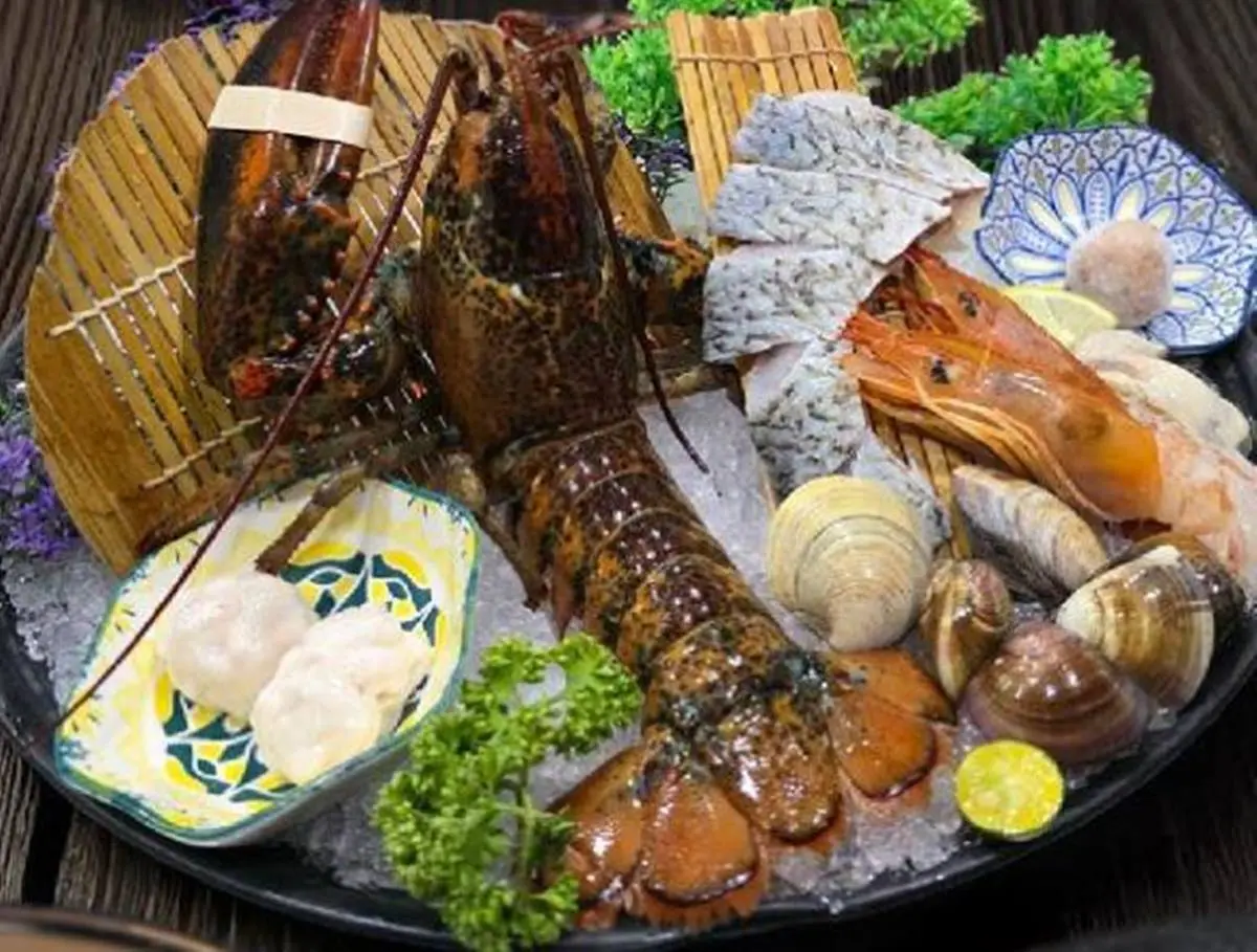 對中「２碼」海鮮吃到飽！18間超狂鍋物優惠：免費送活體龍蝦、幾歲送幾隻蝦