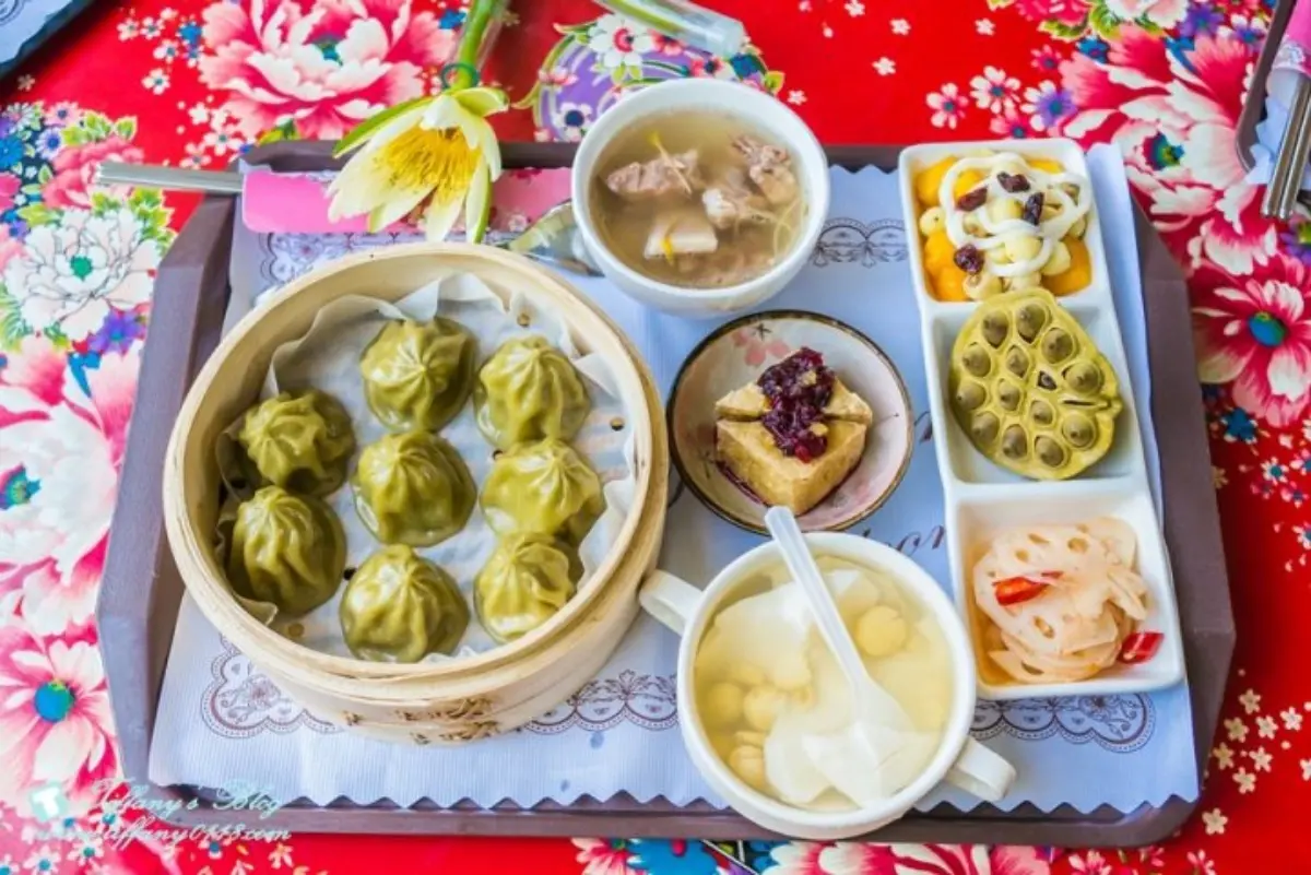錯過等明年！桃園夏季限定「大王蓮」花季開跑，拍美照100公斤以下都能坐