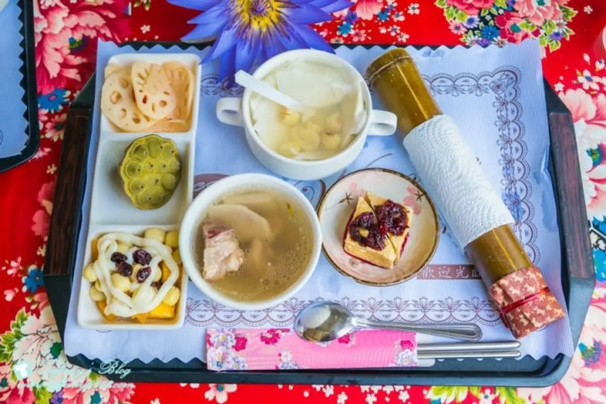 錯過等明年！桃園夏季限定「大王蓮」花季開跑，拍美照100公斤以下都能坐