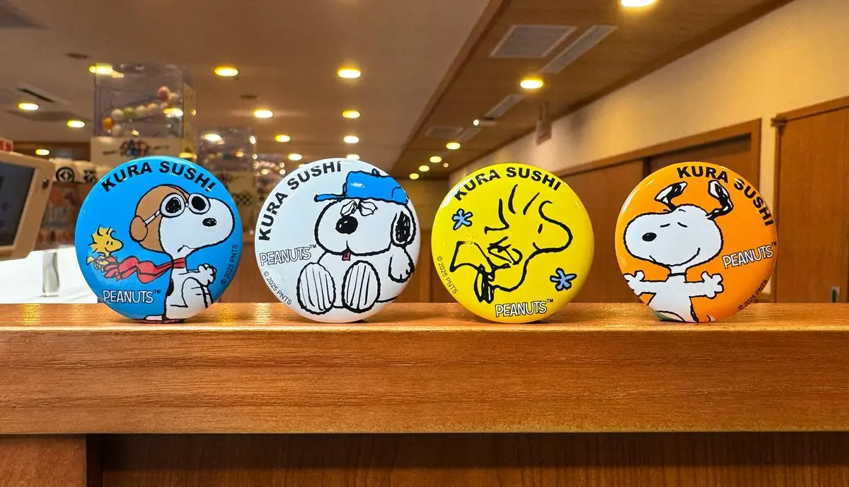 快衝史努比主題店!全台「這5間」藏壽司限定,吊飾、磁鐵13款扭蛋一次看 快衝史努比主題店!全台「這5間」藏壽司限定,吊飾、磁鐵13款扭蛋一次看