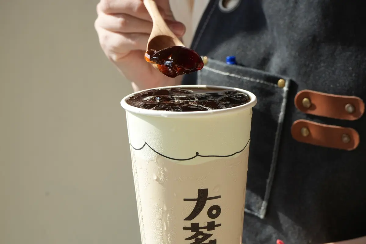 UG、大茗超狂新品到!「傻瓜奶茶」糯米香必喝,「珈琲粉粿」咀嚼控最愛 UG、大茗超狂新品到!「傻瓜奶茶」糯米香必喝,「珈琲粉粿」咀嚼控最愛