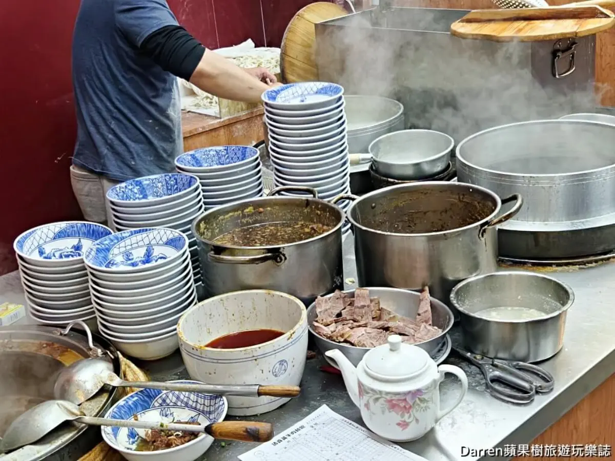 免費加湯、續麵吃到飽!70年「老字號牛肉麵」最低90元起,必嗑半筋半肉麵 免費加湯、續麵吃到飽!70年「老字號牛肉麵」最低90元起,必嗑半筋半肉麵