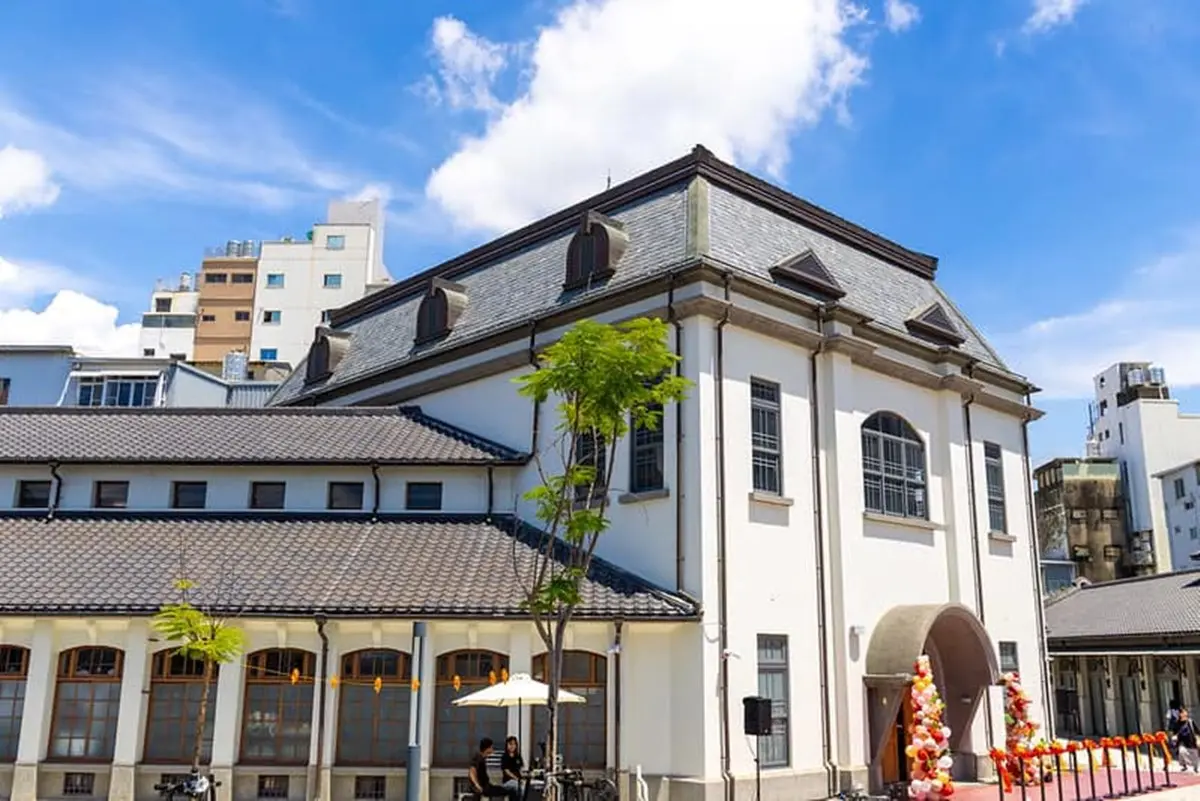 台南百年「西市場」重新開幕！超過百家攤位進駐，開吃古早味大泡芙、小酥餅