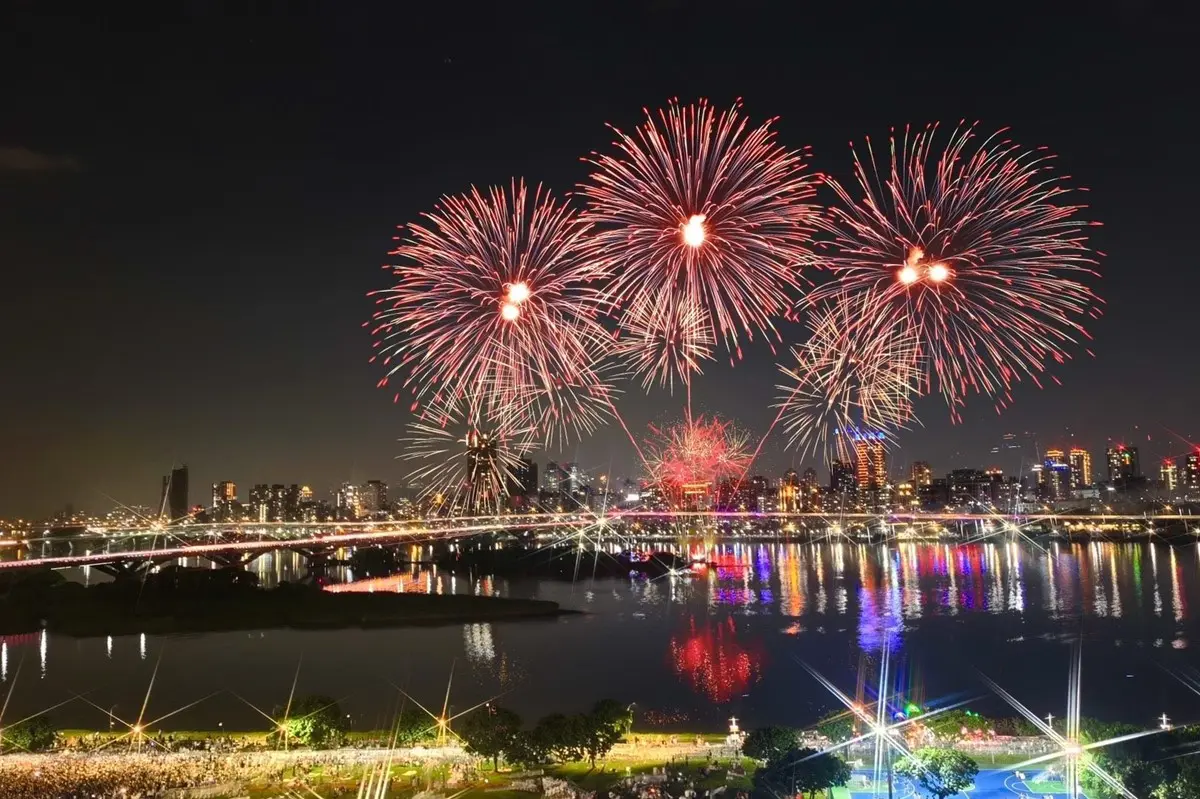 浪漫狂炸20分鐘！基隆七夕煙火無人機秀8/29登場，６大最佳觀賞地點推薦