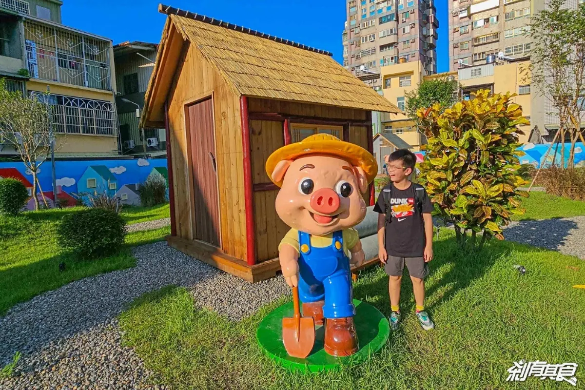 最新開幕「免費親子樂園」!打卡3公尺爬牆大貓、三隻小豬,夜晚點燈更吸睛 最新開幕「免費親子樂園」!打卡3公尺爬牆大貓、三隻小豬,夜晚點燈更吸睛