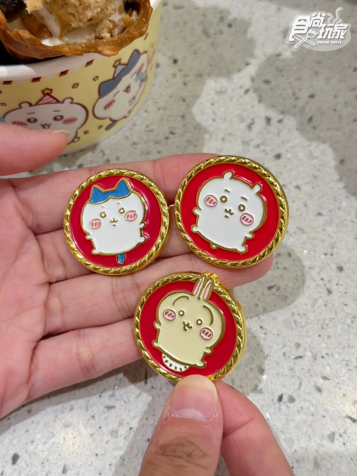 「吉伊冰淇淋」吃起來！Q爆紙杯、湯匙、插卡一次擁有，加購３小隻角色徽章