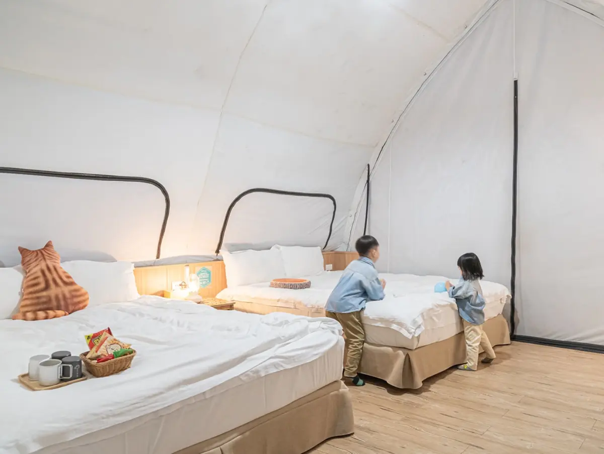 桃禧漫遊屋型帳內為２大床，並設有獨立衛浴。