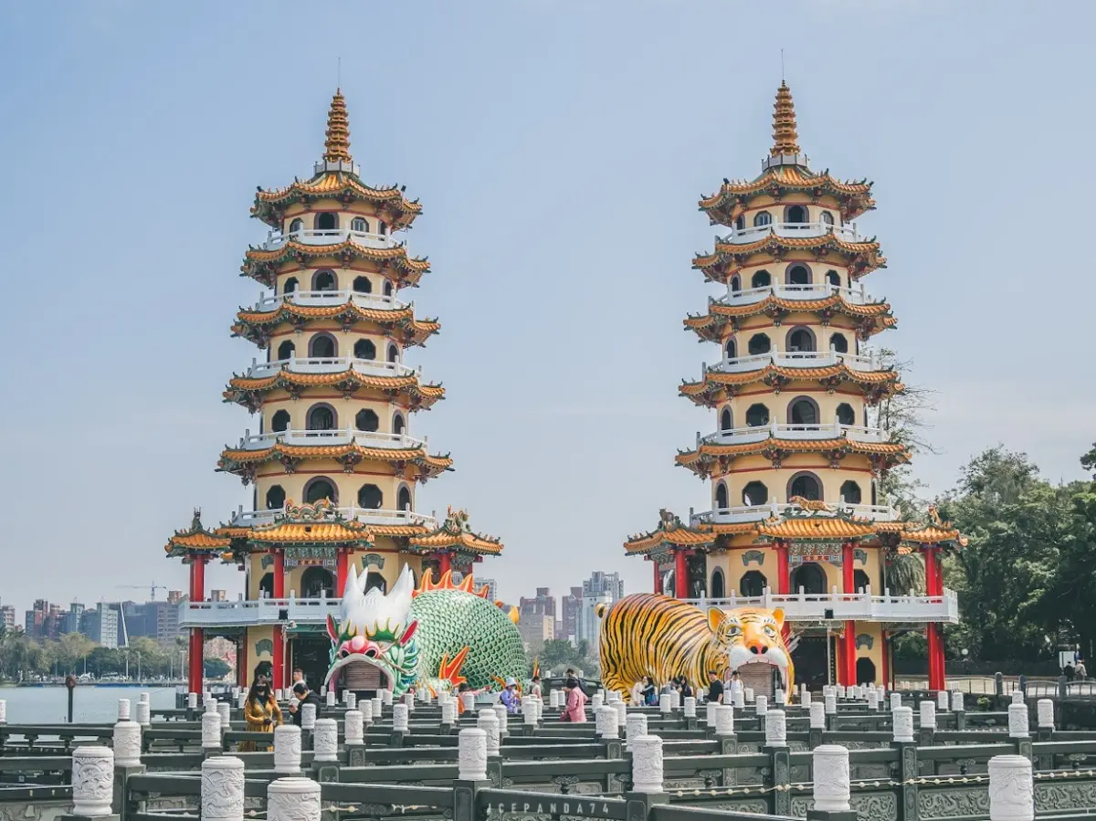 左營景點１：蓮池潭風景區-龍虎塔
