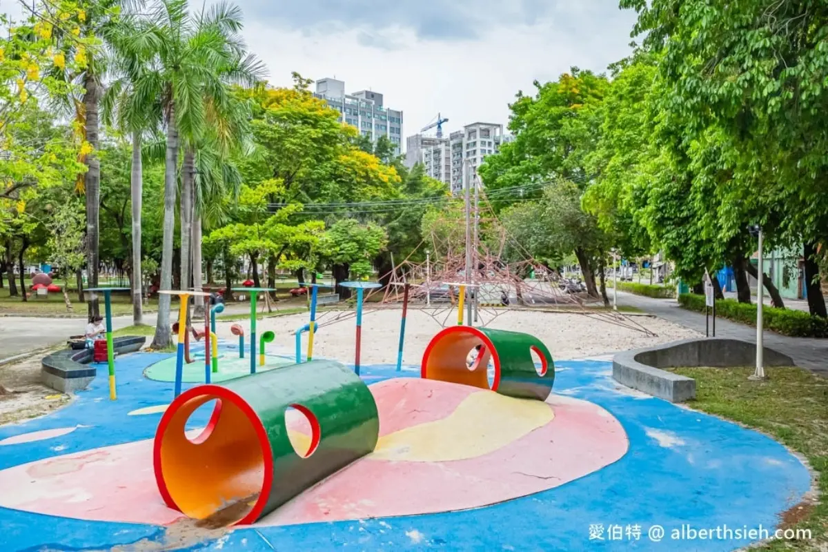 左營景點２：蓮池潭兒童公園