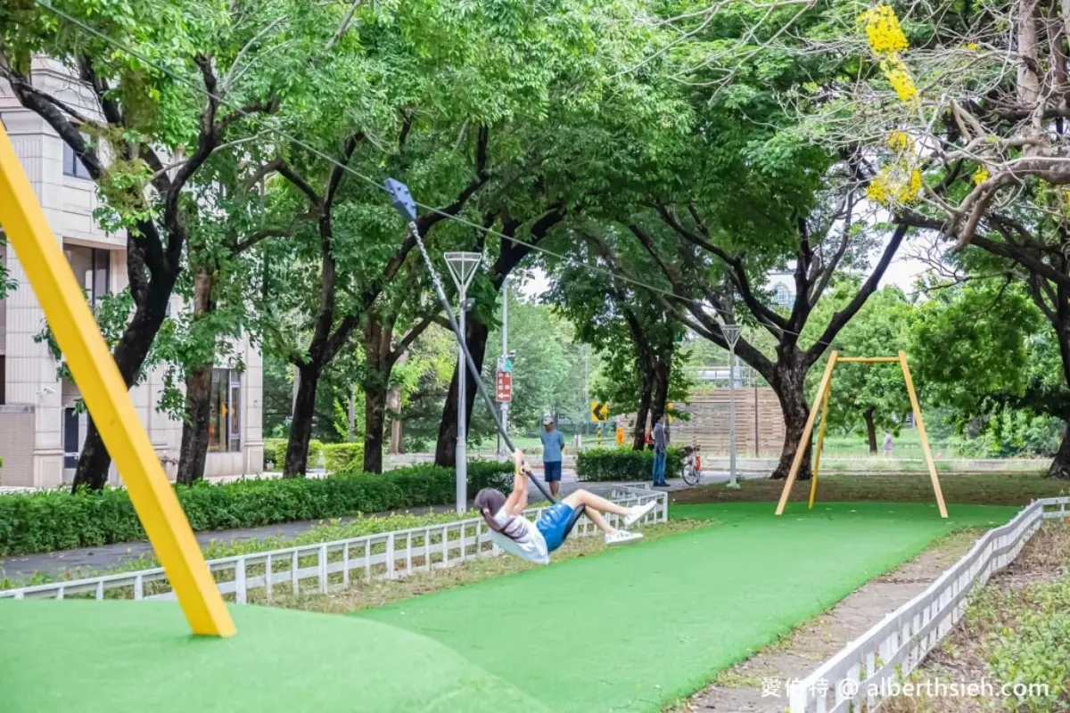 左營景點２：蓮池潭兒童公園