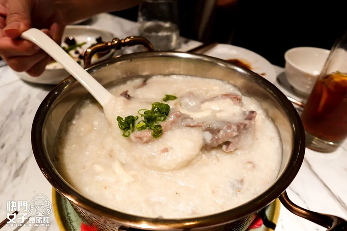 台北銷魂片皮鴨+1!烤鴨多吃7種料理任你選,甜點再嘗桌邊現沖木桶豆花 台北銷魂片皮鴨+1!烤鴨多吃7種料理任你選,甜點再嘗桌邊現沖木桶豆花