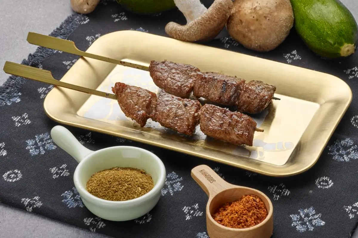 送210元炸烤組！高CP值串燒25元起開吃，必點香嫩多汁牛排串、鹹酥雞
