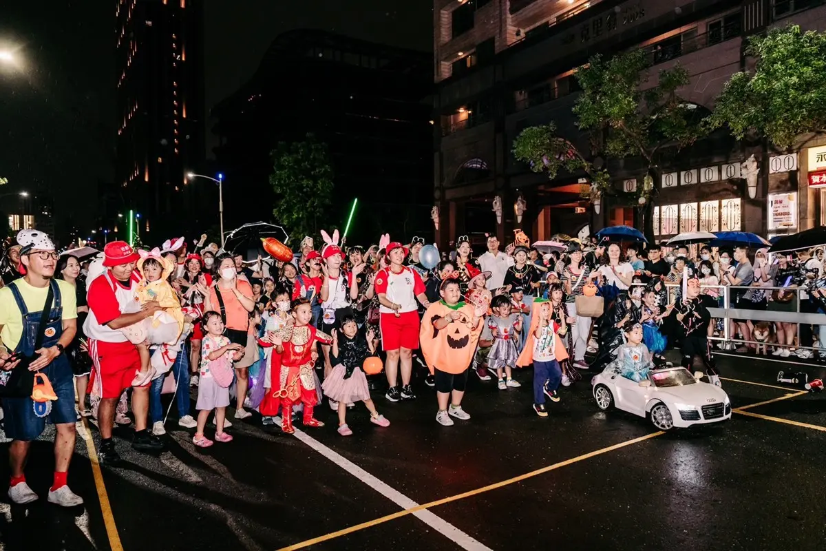 2025全台萬聖節活動一次看！變裝討糖遊行、免費玩遊樂園、必拍主題打卡裝置