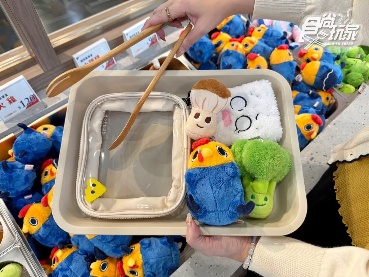 「台版Jellycat」在這！全台首創「絨毛玩偶手作店」直擊，矮袋鼠展區、巨型扭蛋機