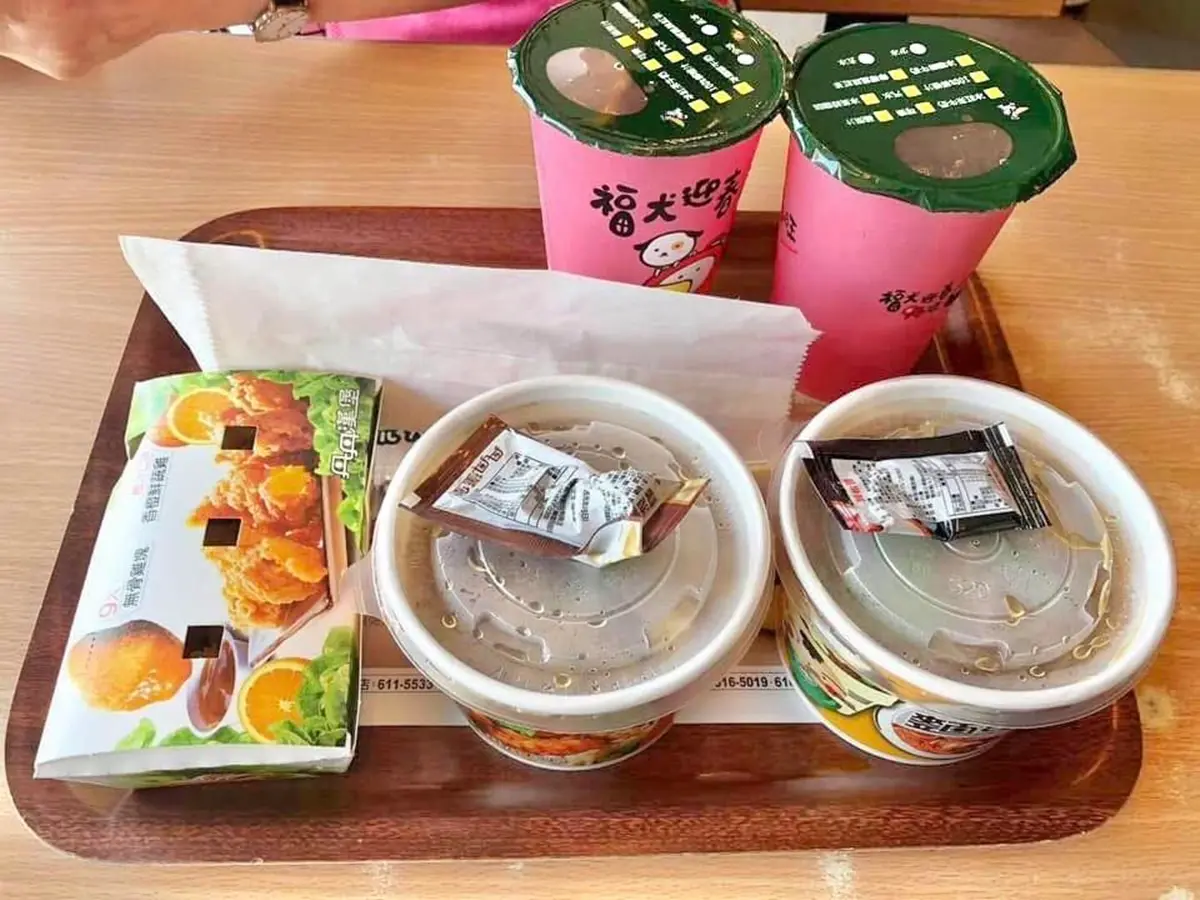 免費送超Q擋泥板！速食南霸天「丹丹漢堡」８款周邊搶看，29元爽嗑排骨酥