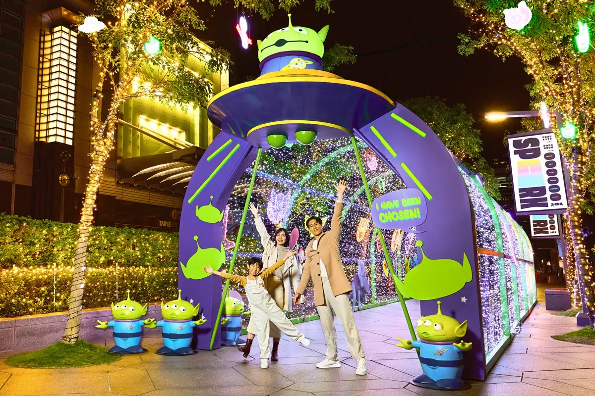 《玩具總動員》出沒台北101!打造4大夢幻場景:星際奇幻光廊、胡迪牛仔驛站 《玩具總動員》出沒台北101!打造4大夢幻場景:星際奇幻光廊、胡迪牛仔驛站