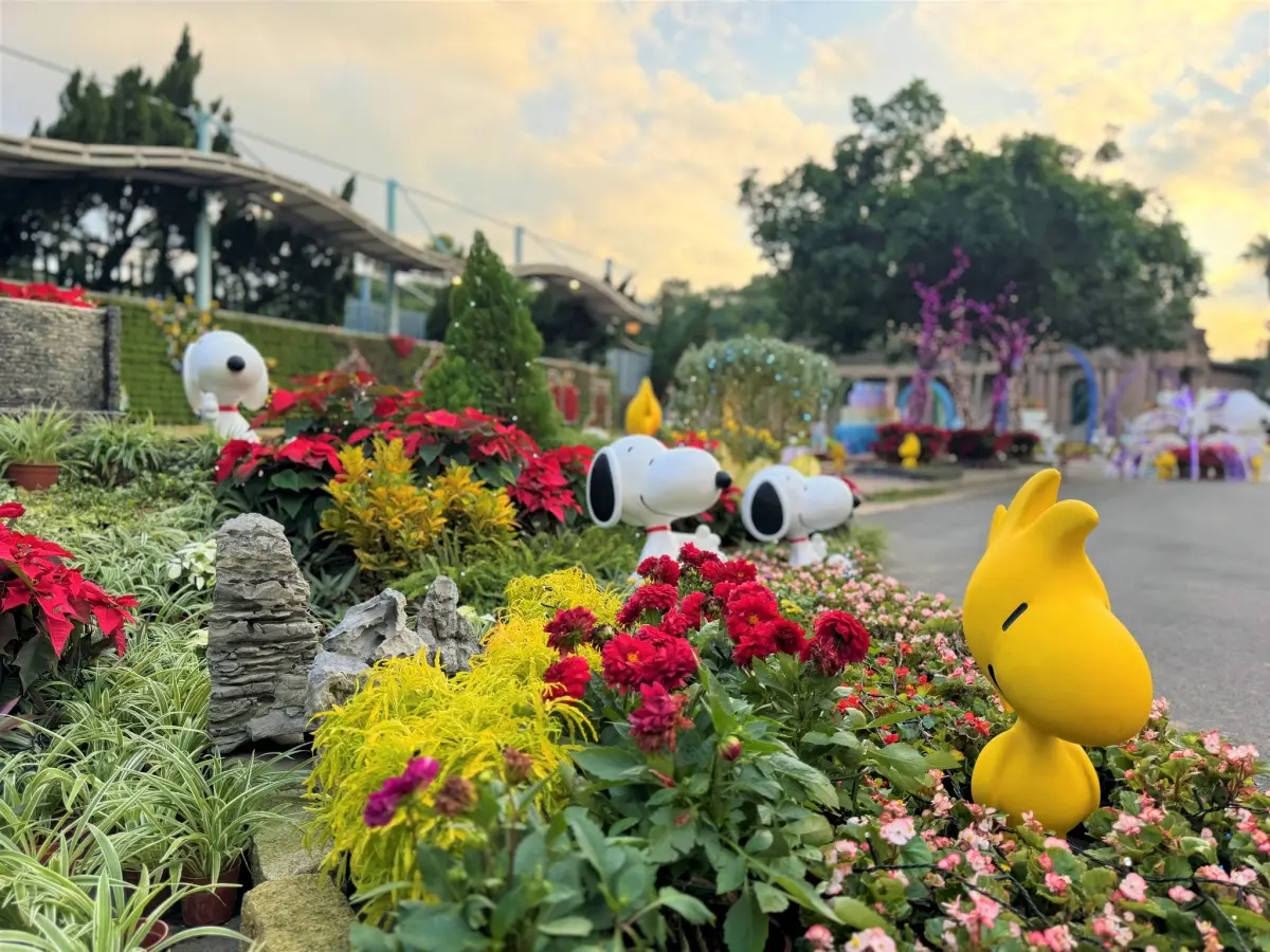 「史努比聖誕花園」在台北!開幕日免費入園,加碼100杯咖啡、奶茶免費送 「史努比聖誕花園」在台北!開幕日免費入園,加碼100杯咖啡、奶茶免費送
