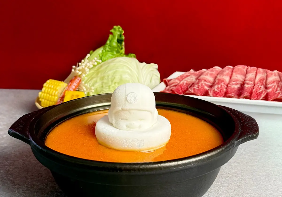 「錢都Ｘ大同寶寶」超萌聯名！濃郁麻奶鍋＋送大同公仔，西米露、甜湯吃到飽