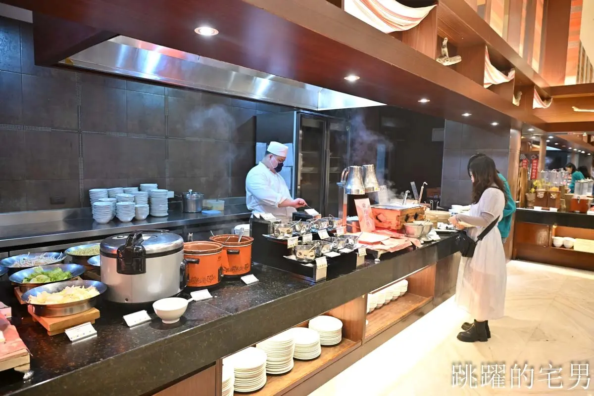 12月限定優惠！五星飯店「早午餐吃到飽」360元免服務費，假日晚餐999元