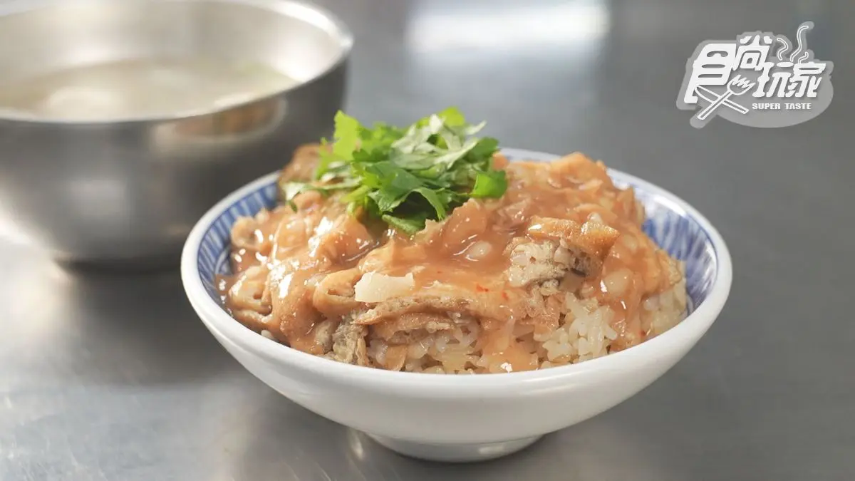 羅東超神祕「無名油飯」!鋪滿油豆腐+甜辣醬太銷魂,在地人求低調:別再報 羅東超神祕「無名油飯」!鋪滿油豆腐+甜辣醬太銷魂,在地人求低調:別再報