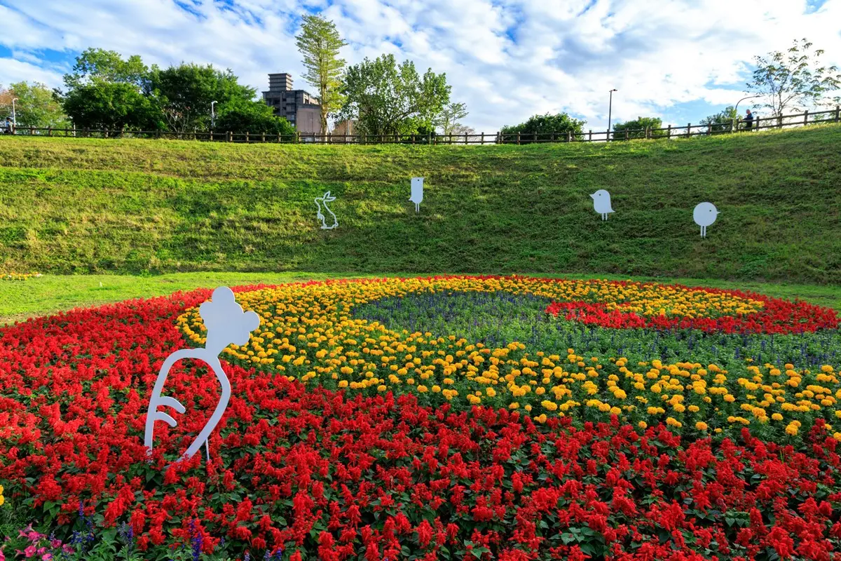 台北免費賞花秘境！繽紛花海持續到２月，搭捷運、公車就能輕鬆到