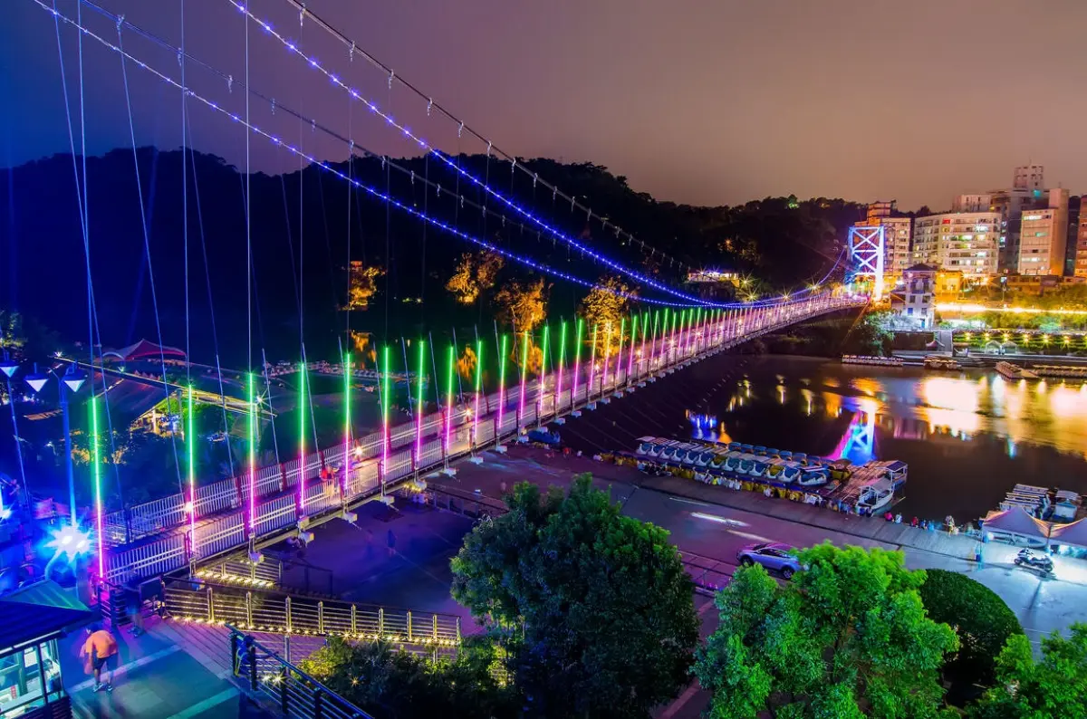 碧潭風景區一日遊：碧潭吊橋