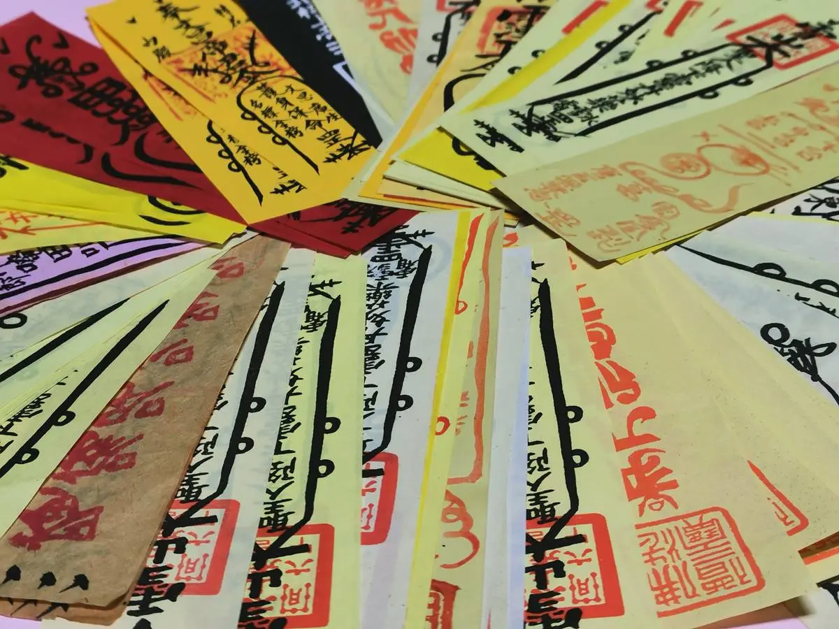 平安符多久會過期?命理師教3種舊平安符處理方法,做錯恐業力纏身 平安符多久會過期?命理師教3種舊平安符處理方法,做錯恐業力纏身