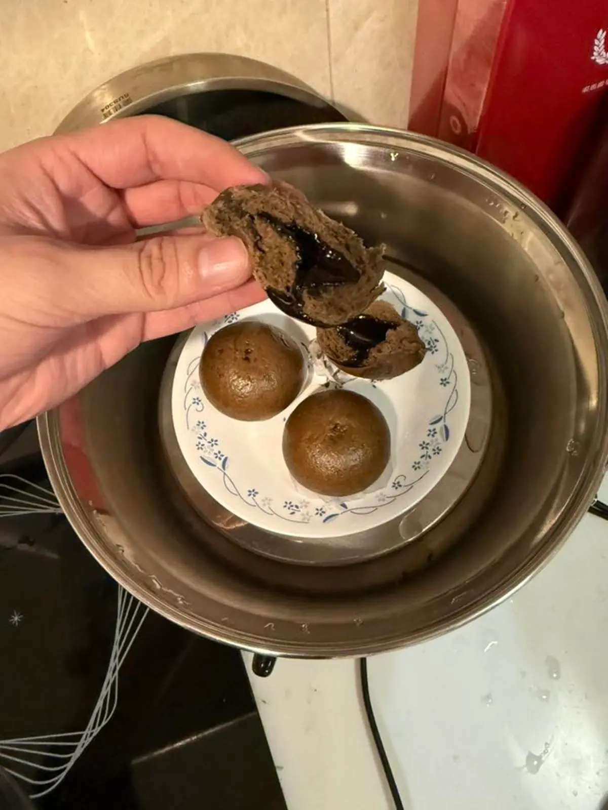 好市多暴紅甜點超難買!平均1顆不到11元,網友大推隱藏吃法「苦甜濃郁」 好市多暴紅甜點超難買!平均1顆不到11元,網友大推隱藏吃法「苦甜濃郁」