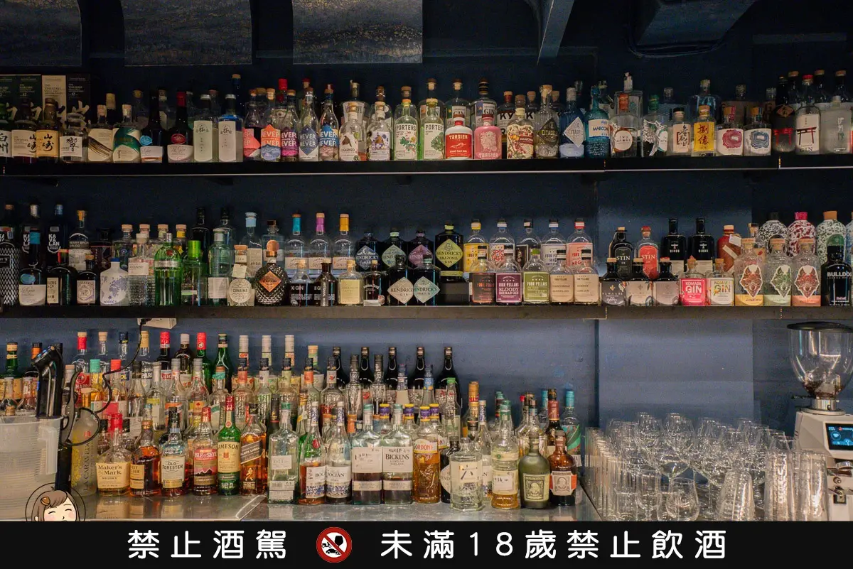 滿500送450！台北最狂酒吧300款琴酒任選，神人級必挑戰「巨大版長島冰茶」