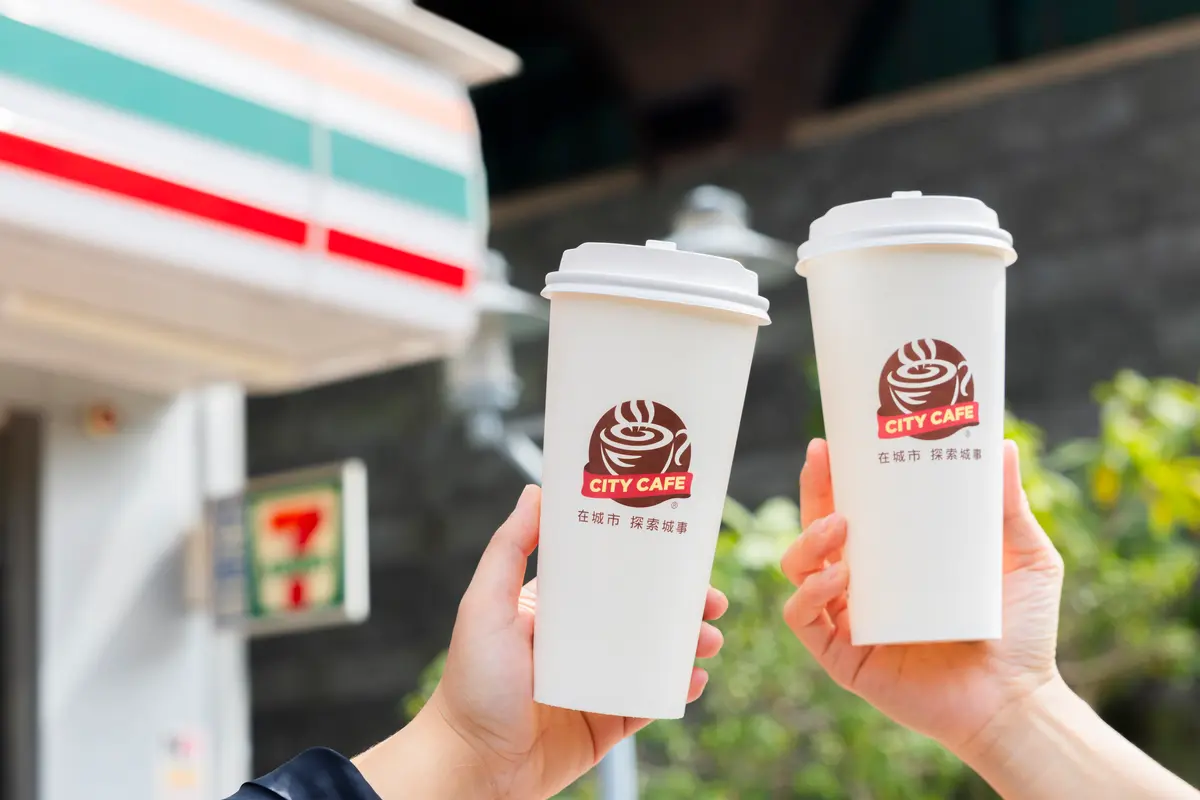 7-11茶飲買10送10、全家咖啡買6送6!超商週末優惠到,奶昔買一送一 7-11茶飲買10送10、全家咖啡買6送6!超商週末優惠到,奶昔買一送一