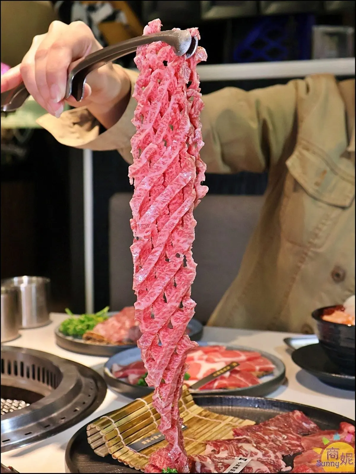 燒肉套餐＋自助吧吃到飽！高CP值燒肉店499元，哈根達斯、水果、雞湯無限續