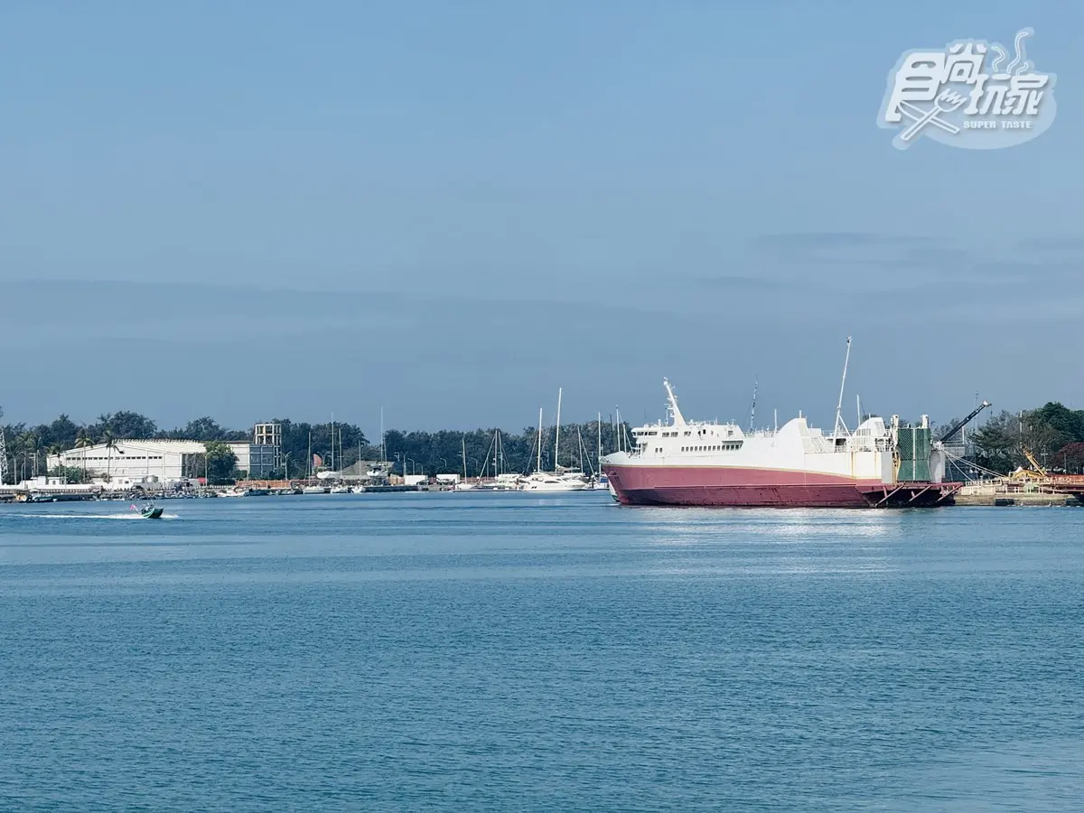 泰迪熊大軍出沒安平!走入全台唯一海上軍艦博物館,合照熊熊體驗當船長 泰迪熊大軍出沒安平!走入全台唯一海上軍艦博物館,合照熊熊體驗當船長