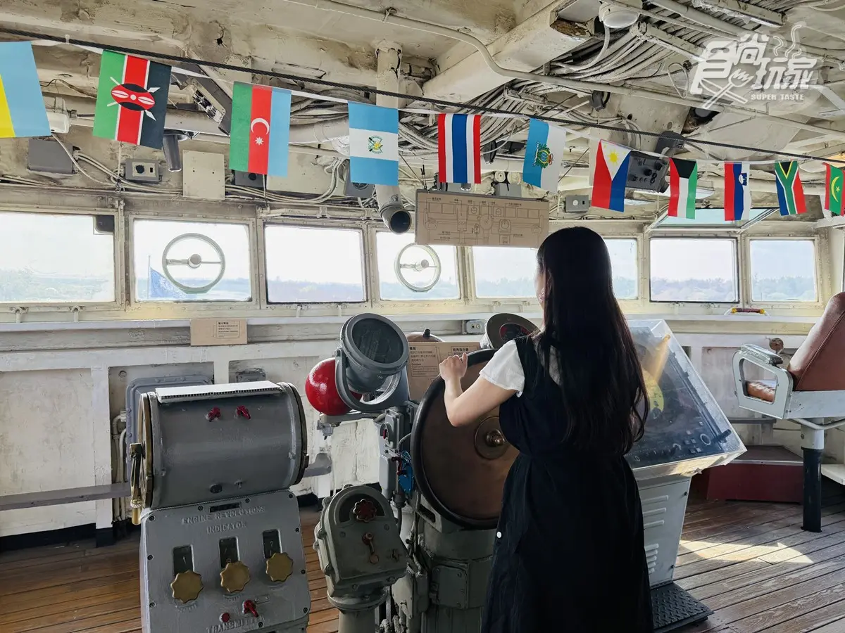 泰迪熊大軍出沒安平!走入全台唯一海上軍艦博物館,合照熊熊體驗當船長 泰迪熊大軍出沒安平!走入全台唯一海上軍艦博物館,合照熊熊體驗當船長