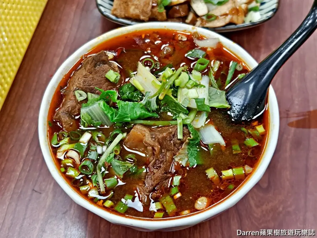 士林美食推薦：忠誠牛肉麵