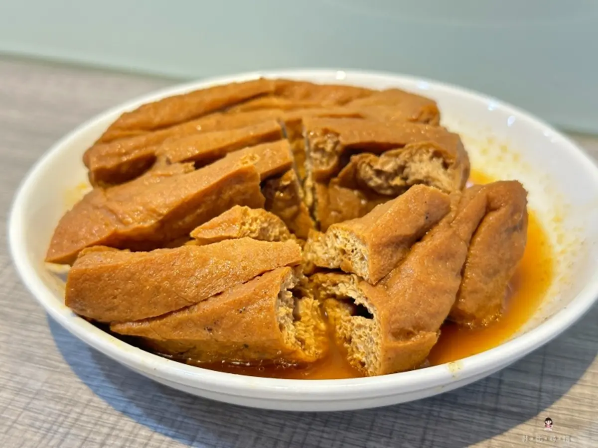 新莊美食20家攻略！必吃蟹殼黃蔥酥餅，朝聖詹記總店、4.8星牛排、最強燒臘