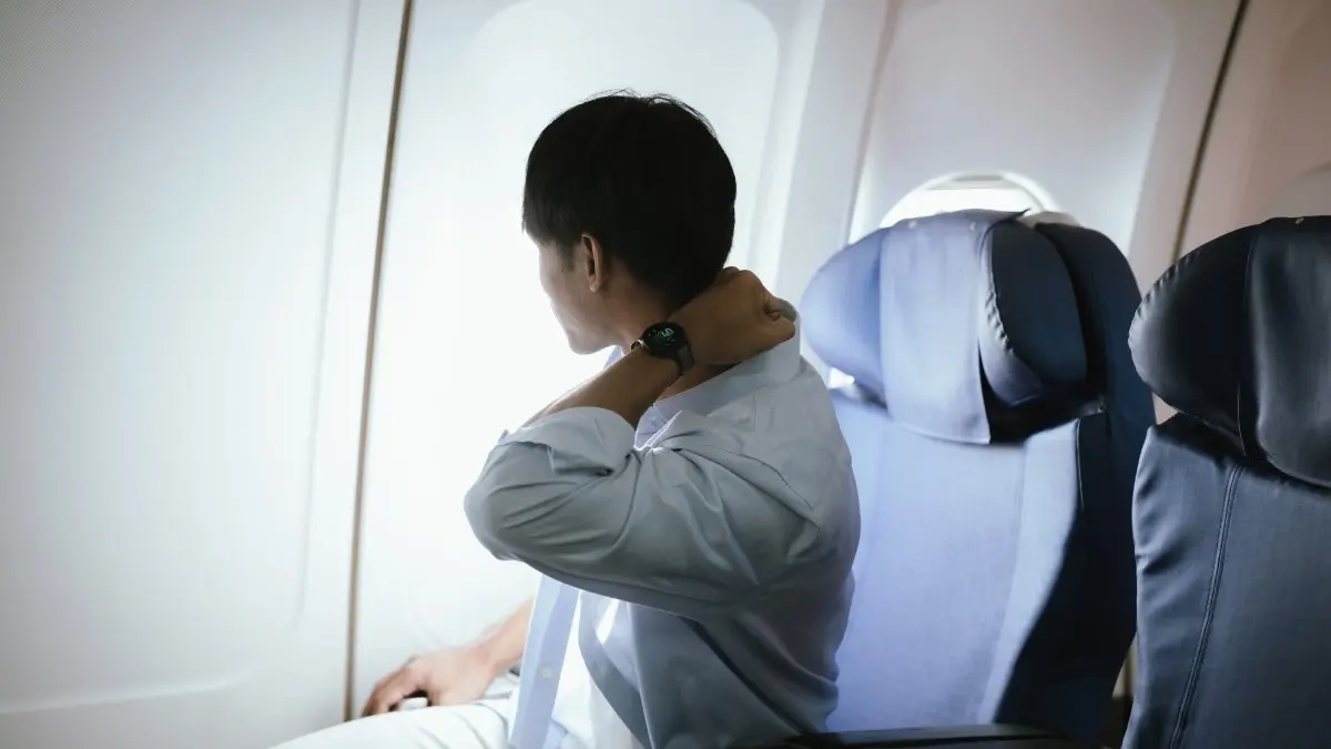 搭長途飛機腰痠背痛？１神招能解決久坐不適，網友實測大讚：辦公室也適用