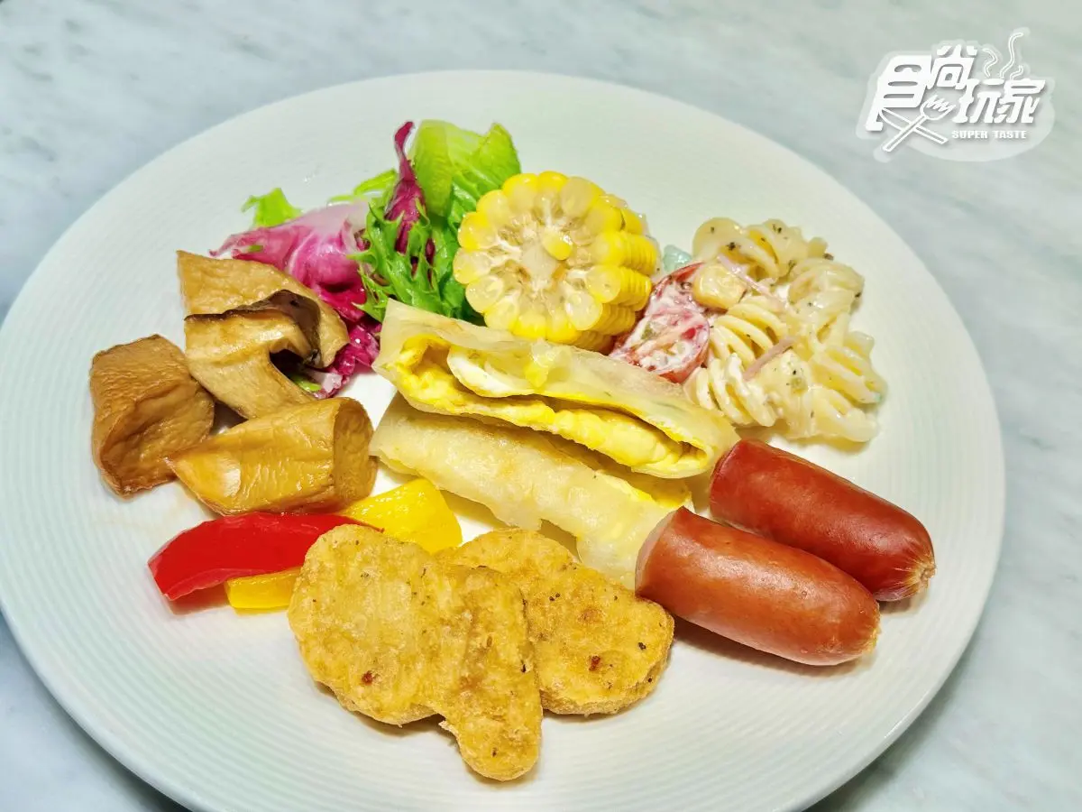 房間裡全是玩具!捷絲旅高雄站前館開箱:入住親子房免費送積木車車、零食包 房間裡全是玩具!捷絲旅高雄站前館開箱:入住親子房免費送積木車車、零食包