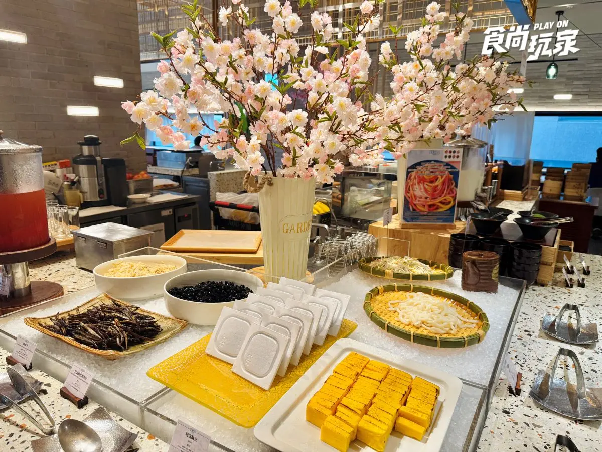 豪華早餐吃到飽!高雄日航酒店開箱:入住家庭房、美拍空中泳池、享受三溫暖 豪華早餐吃到飽!高雄日航酒店開箱:入住家庭房、美拍空中泳池、享受三溫暖