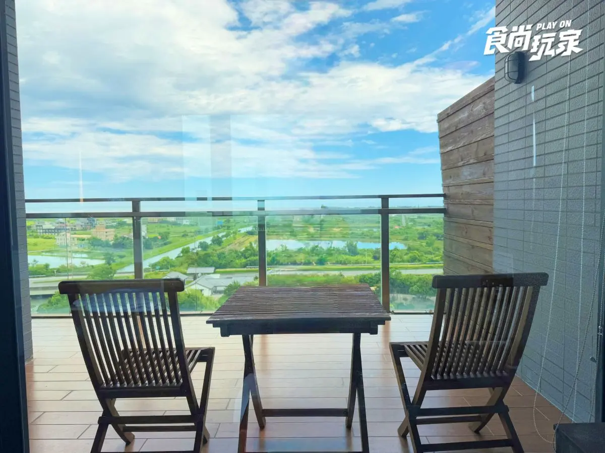 近距離互動水豚寶寶!入住宜蘭綠舞送斑比山丘門票+禮包,春季旅展優惠開搶 近距離互動水豚寶寶!入住宜蘭綠舞送斑比山丘門票+禮包,春季旅展優惠開搶