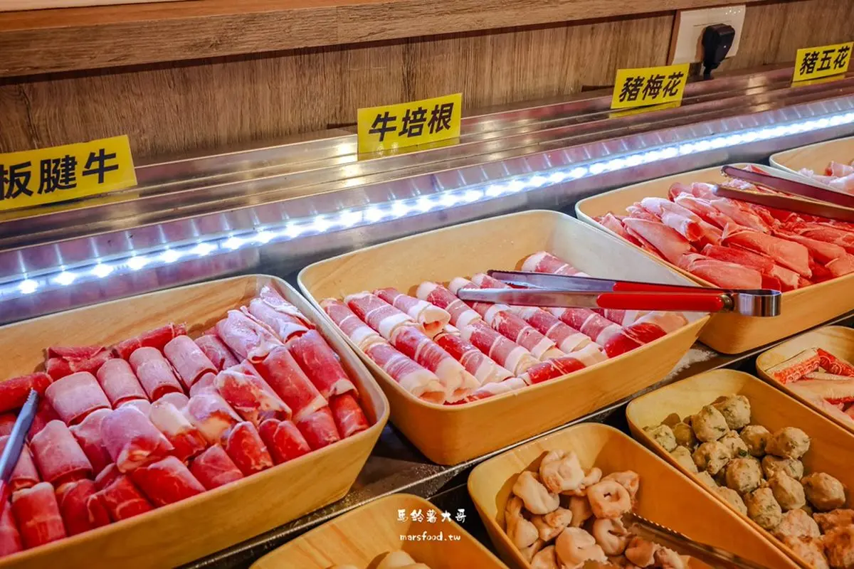 399元火鍋+自助吧吃到飽!肉品海鮮無限暢吃,滷肉飯、奶黃包、甜點無限夾 399元火鍋+自助吧吃到飽!肉品海鮮無限暢吃,滷肉飯、奶黃包、甜點無限夾