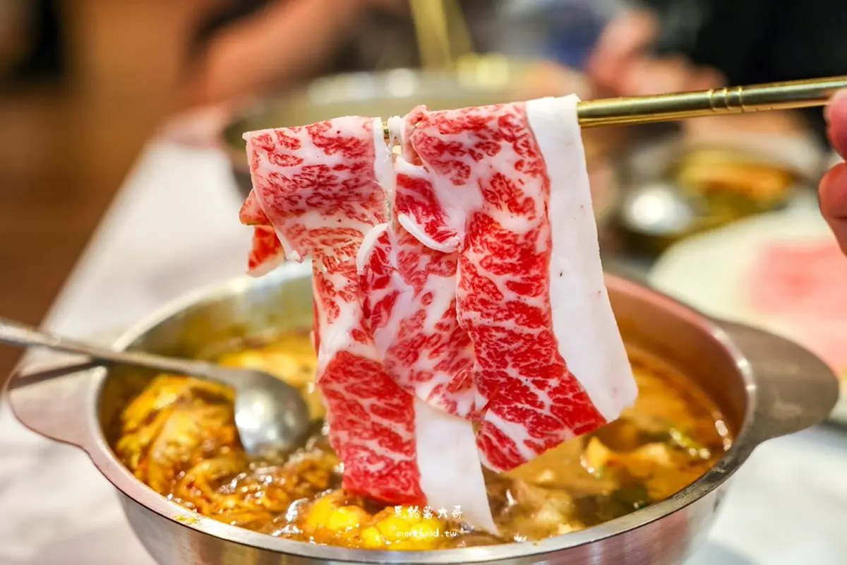 399元火鍋+自助吧吃到飽!肉品海鮮無限暢吃,滷肉飯、奶黃包、甜點無限夾 399元火鍋+自助吧吃到飽!肉品海鮮無限暢吃,滷肉飯、奶黃包、甜點無限夾