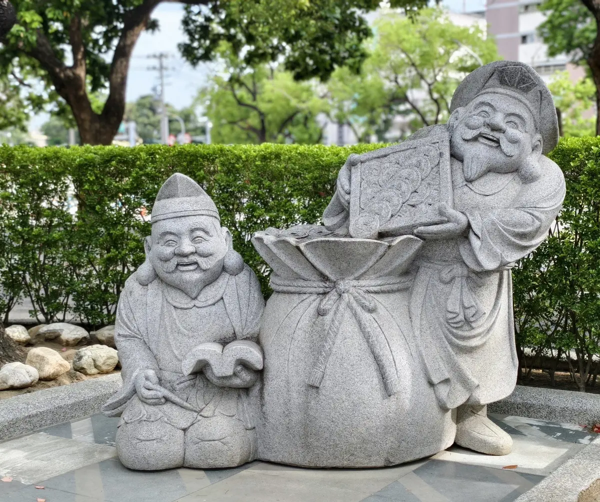 這不是日本!高雄隱藏版「阿勃勒森林」免費拍,古樸佛寺下起黃金雨超浪漫 這不是日本!高雄隱藏版「阿勃勒森林」免費拍,古樸佛寺下起黃金雨超浪漫