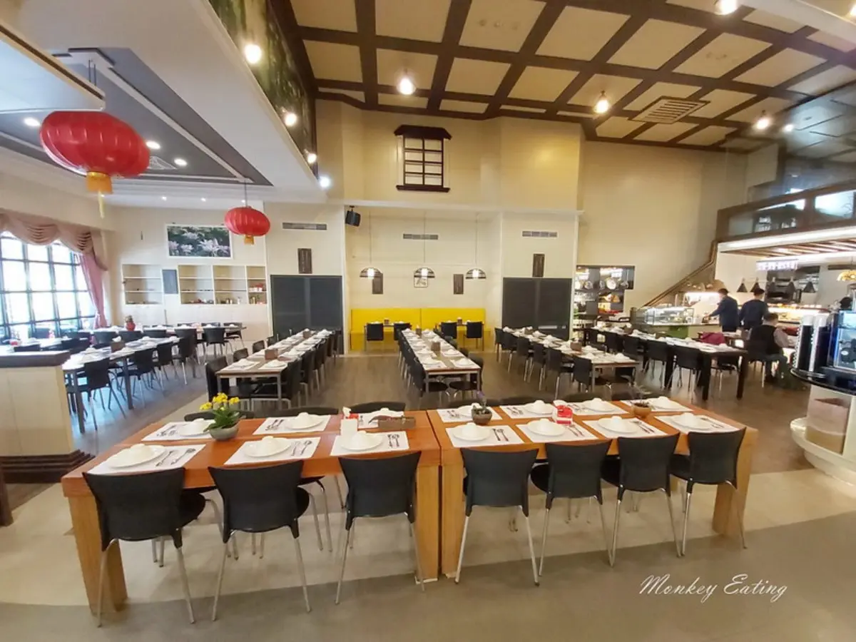 蔬食者必收！台中５家素食吃到飽：百坪自助吧、迴轉火車送菜、239元起
