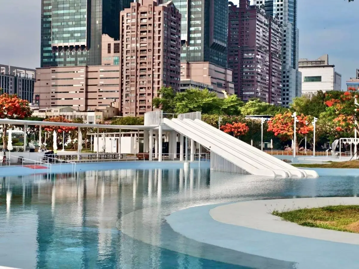 夏天就是要玩水!北中南10個「人氣玩水景點、免費公園」開放戲水時間一次看 夏天就是要玩水!北中南10個「人氣玩水景點、免費公園」開放戲水時間一次看
