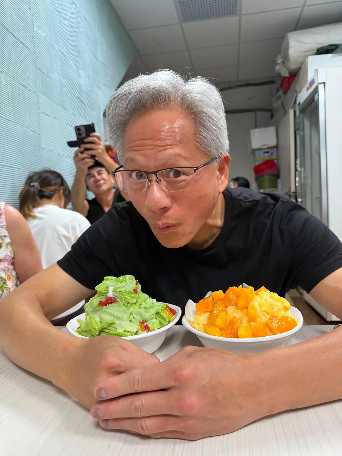 AI教父黃仁勳美食地圖23間！芒果綿綿冰、現烤玉米，古早味台菜10道必點曝