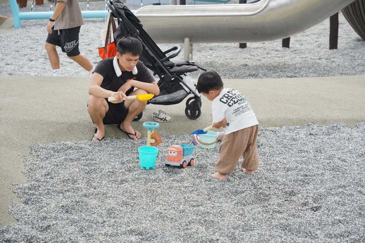 全台首座獨角仙生態公園！4.8米高塔溜滑梯、爬72公尺網繩闖關、夏日限定戲水區