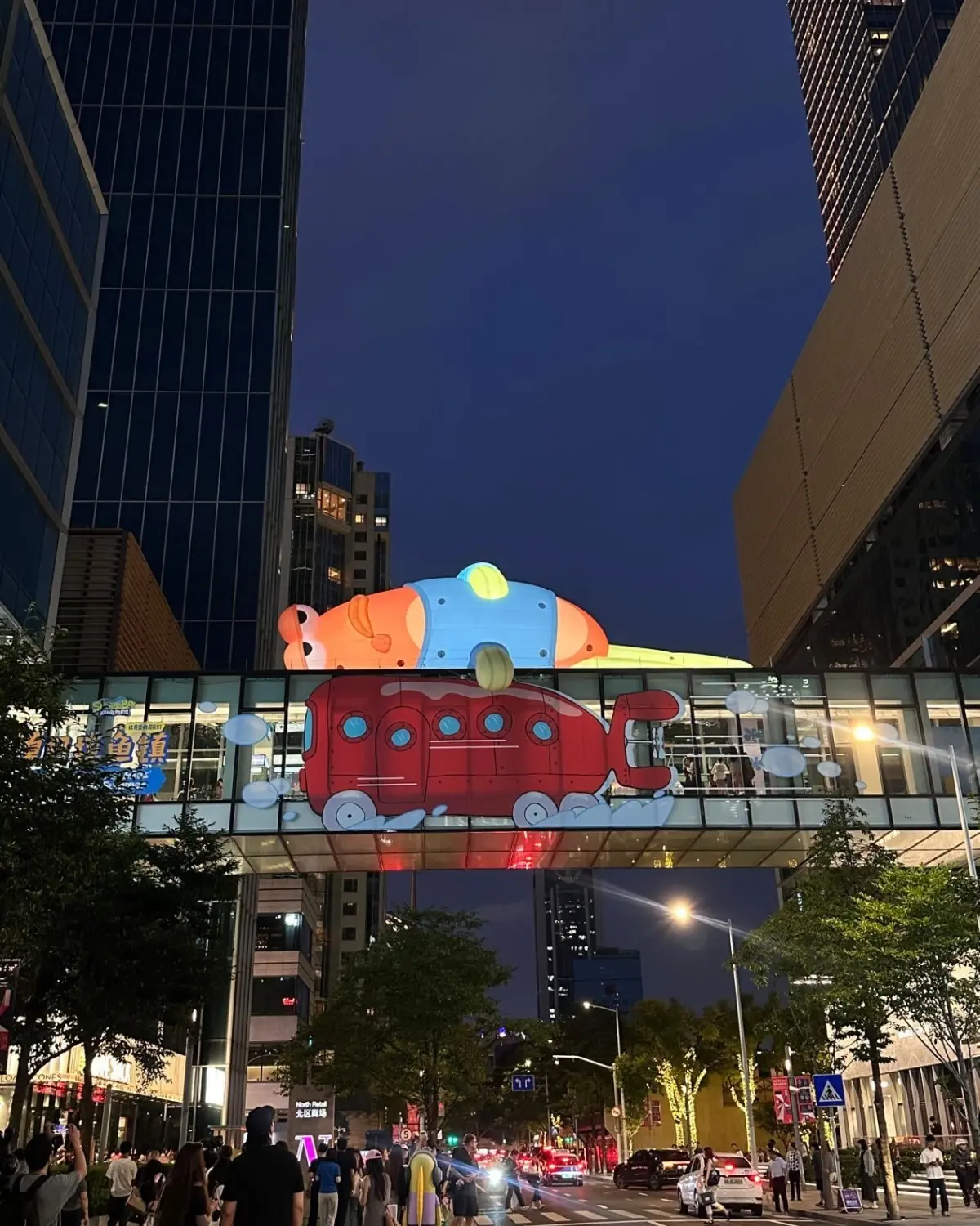 比奇堡居民陪你等公車！海綿寶寶快閃展，派大星噴泉、章魚哥賣冰＆百隻厭世魚