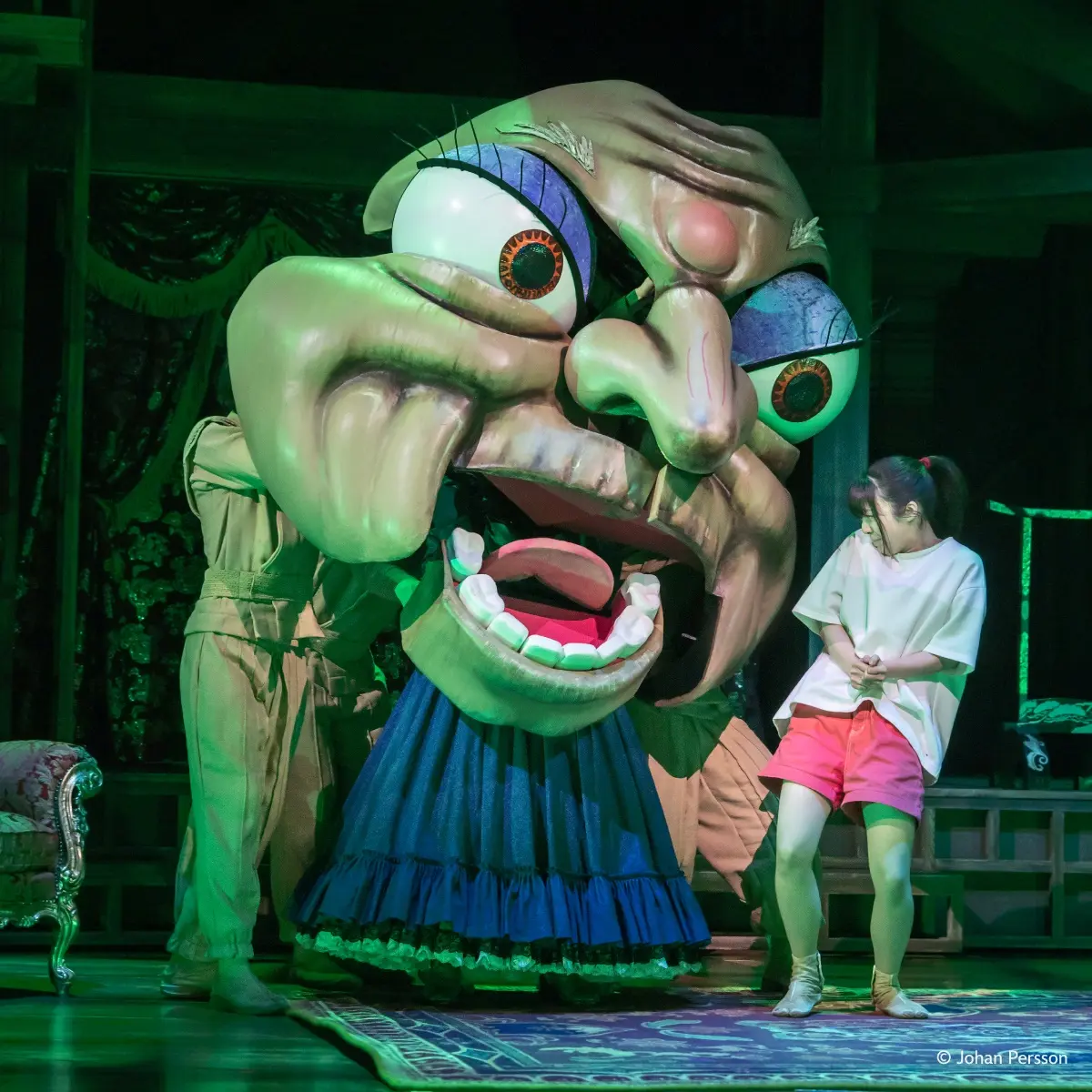 宮崎駿《神隱少女》舞台劇登台!神還原油屋、無臉男,50場演出搶票攻略 宮崎駿《神隱少女》舞台劇登台!神還原油屋、無臉男,50場演出搶票攻略